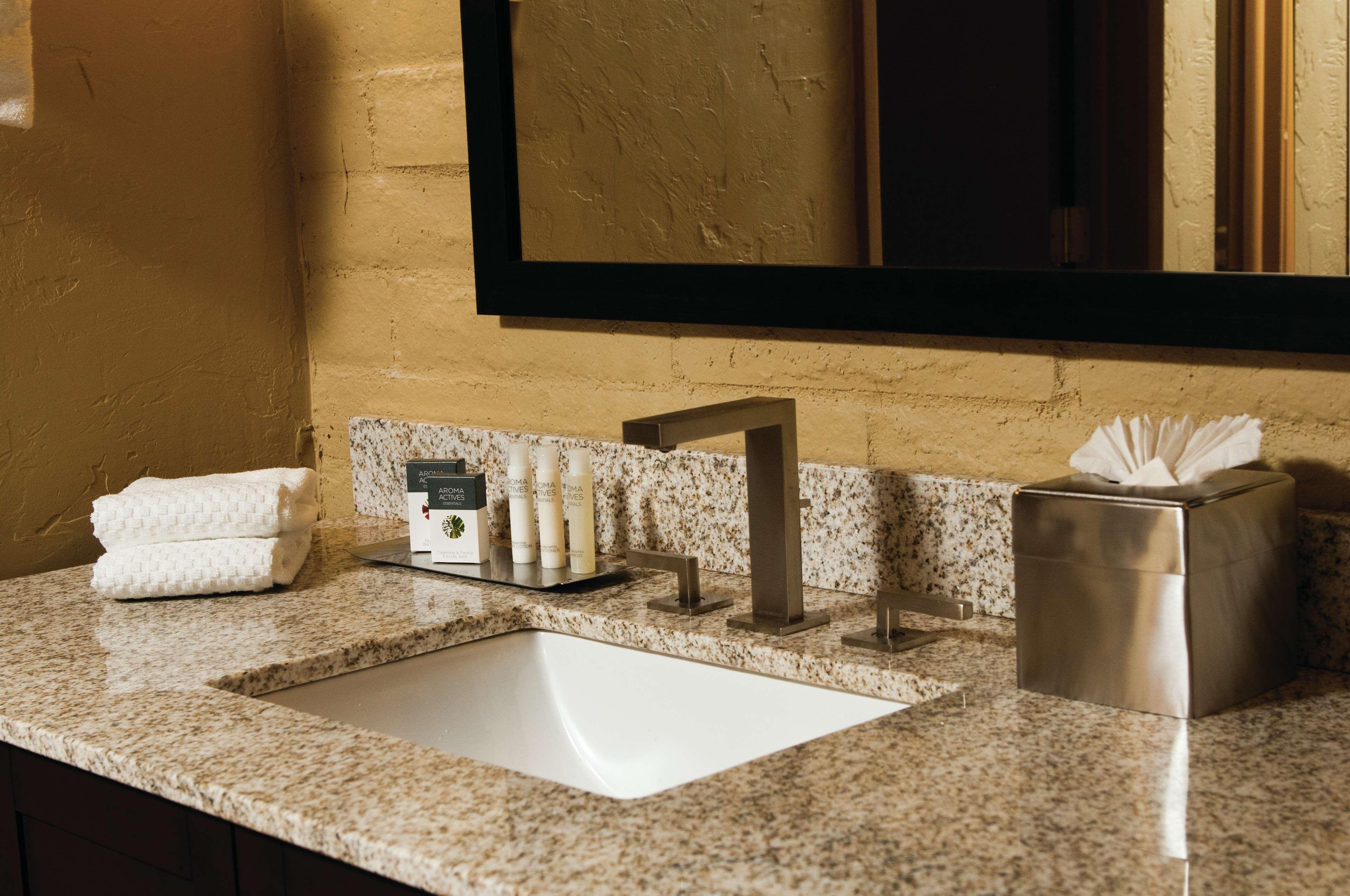 Doubletree Suites By Hilton Tucson-Williams Center Esterno foto